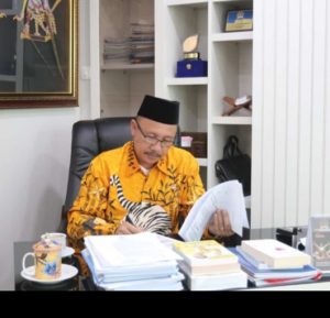 Anggota DPR RI Muhamad Nur Purnamasidi Serahkan Bantuan Rehab PAUD